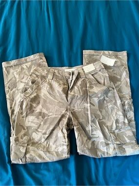 Abercrombie Relaxed High Rise Camo Cargo Pants